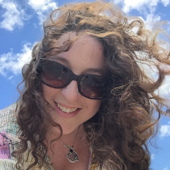 Meet your Posher, Jill - Picture 3 of 4